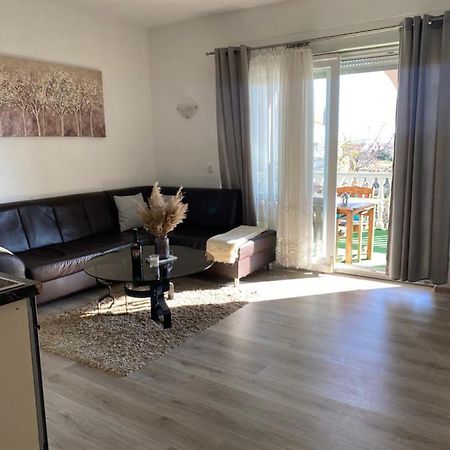 Three Bedroom Apartment Between Trogir And Split Kaštela Екстериор снимка