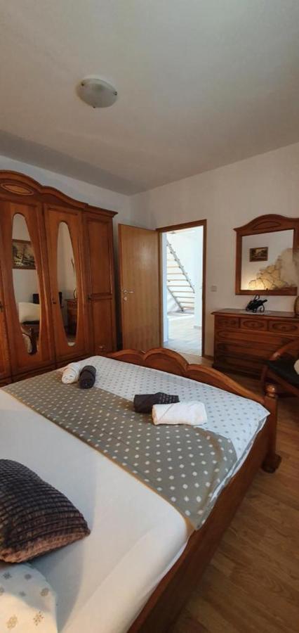 Three Bedroom Apartment Between Trogir And Split Kaštela Екстериор снимка