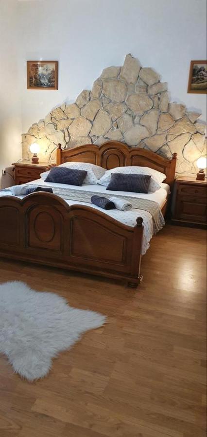 Three Bedroom Apartment Between Trogir And Split Kaštela Екстериор снимка
