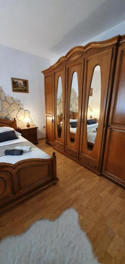 Three Bedroom Apartment Between Trogir And Split Kaštela Екстериор снимка