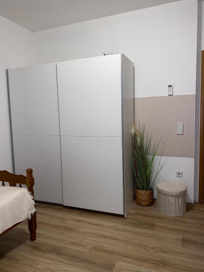 Three Bedroom Apartment Between Trogir And Split Kaštela Екстериор снимка